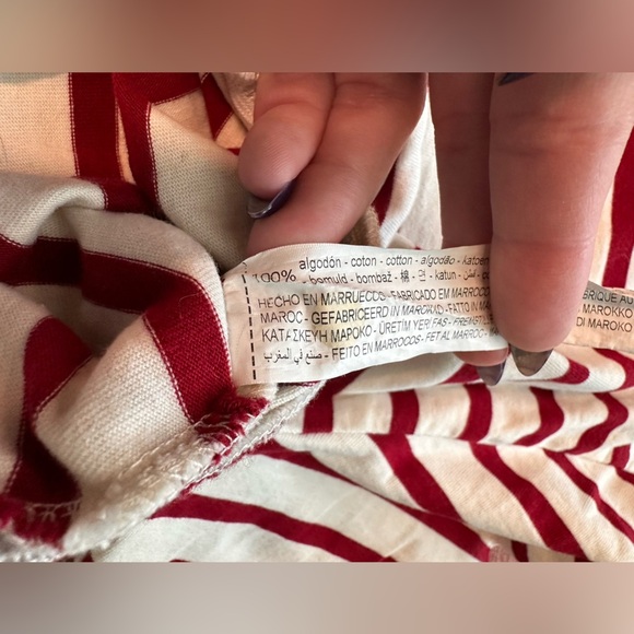 Zara Cropped Long Sleeve Cinched Bottom Top. Red/white stripes. Size large - Picture 5 of 6